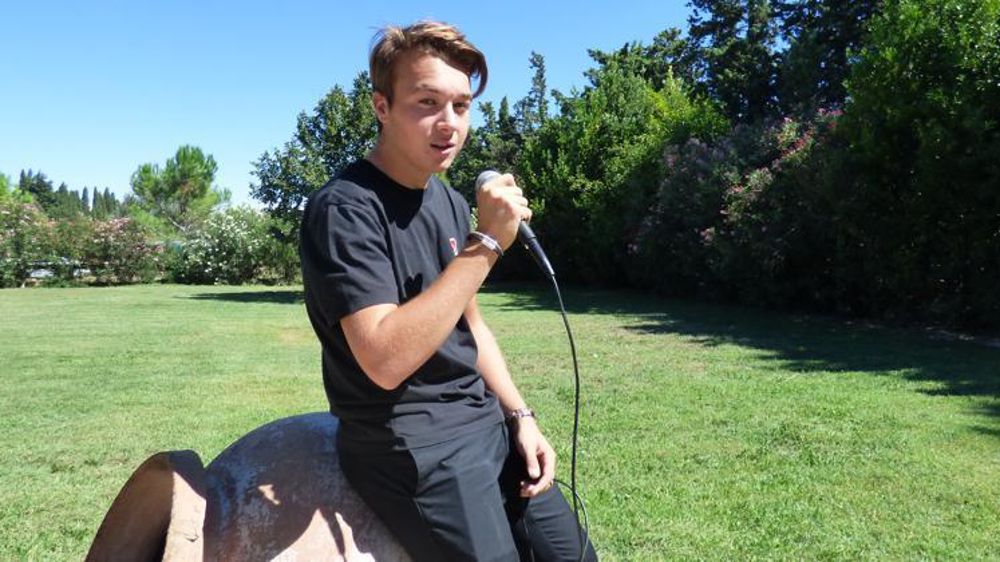 La voix cristalline d’Enzo Perez donne des frissons. A 18 ans, ce lycéen, fils d’agriculteurs, fait preuve d’une grande maturité. © C. Sarrazin